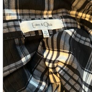 Eden & Olivia Monochrome Plaid Top